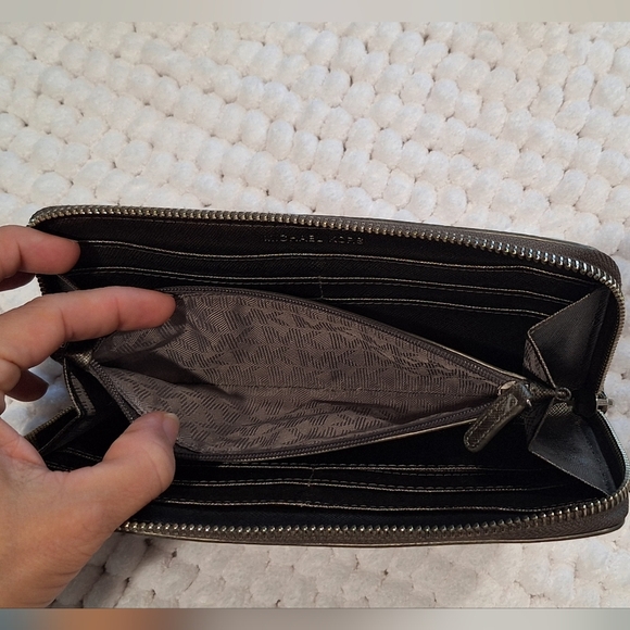 Michael Kors Jet Set Travel Continental - Picture 9 of 10